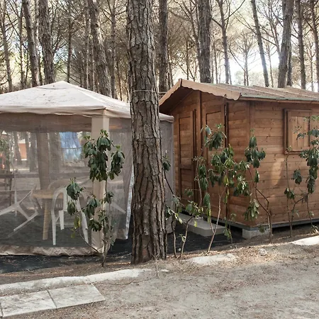 مكان تخييم Village Mare Pineta